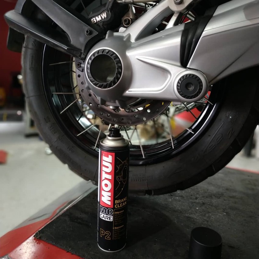 Знежирювачах гальм для скутерів MOTUL P2 BRAKE CLEAN