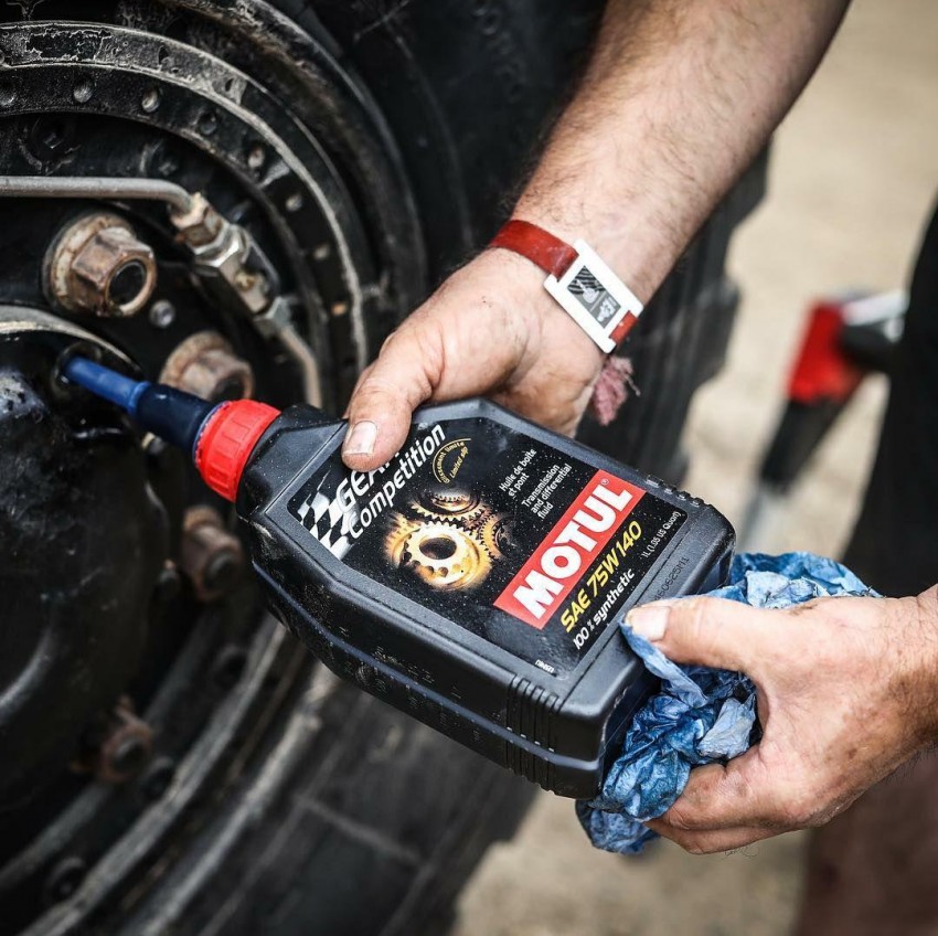 Трансмійне масло для квадроциклів MOTUL GEAR 300 75W90 1 л