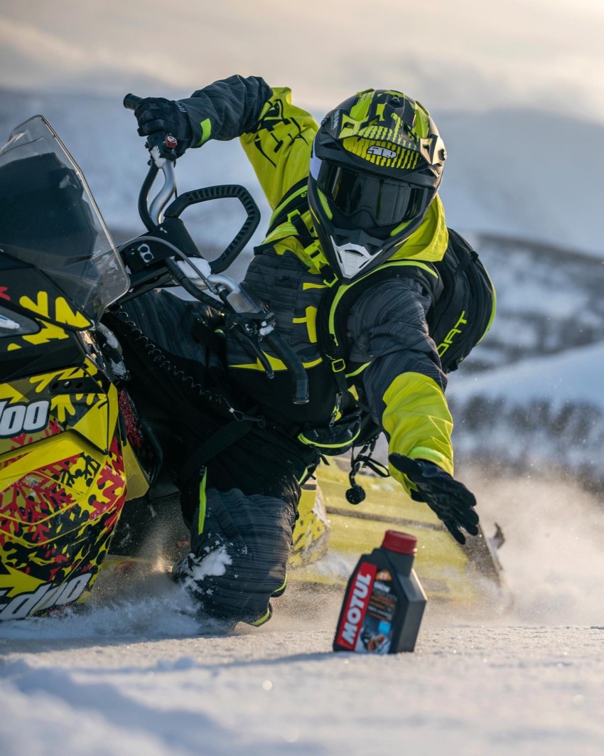 Масло для снігоходів MOTUL Snowpower 4T SAE 0W40 1 літр