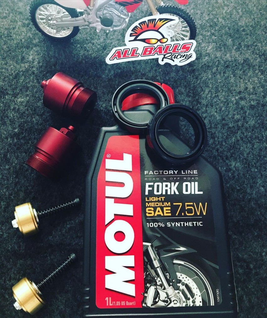 Масло вилочне для мото MOTUL FORK OIL FACTORY LINE 7.5W 1 л