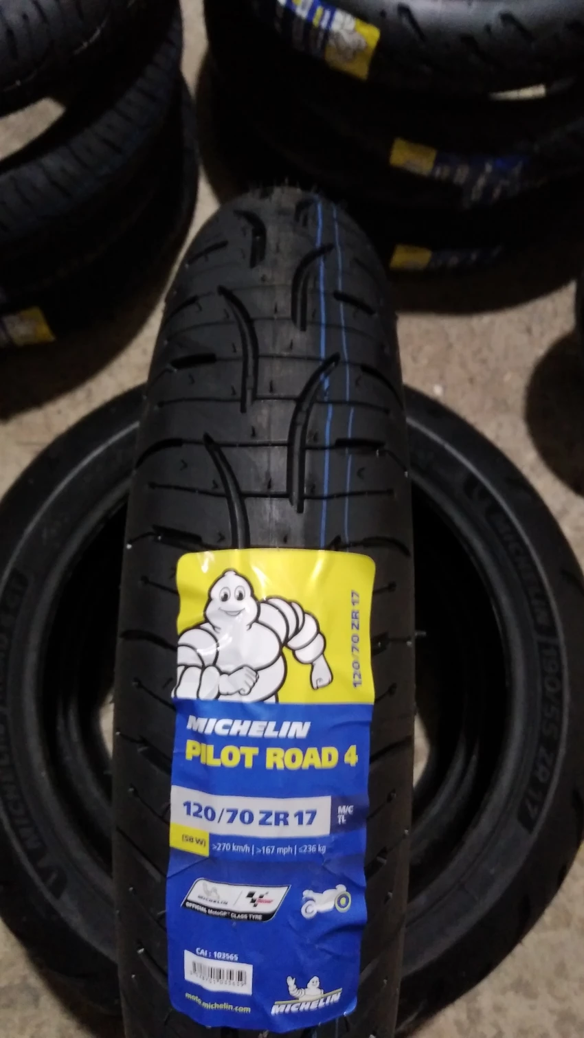 120/70/17 Michelin road 4